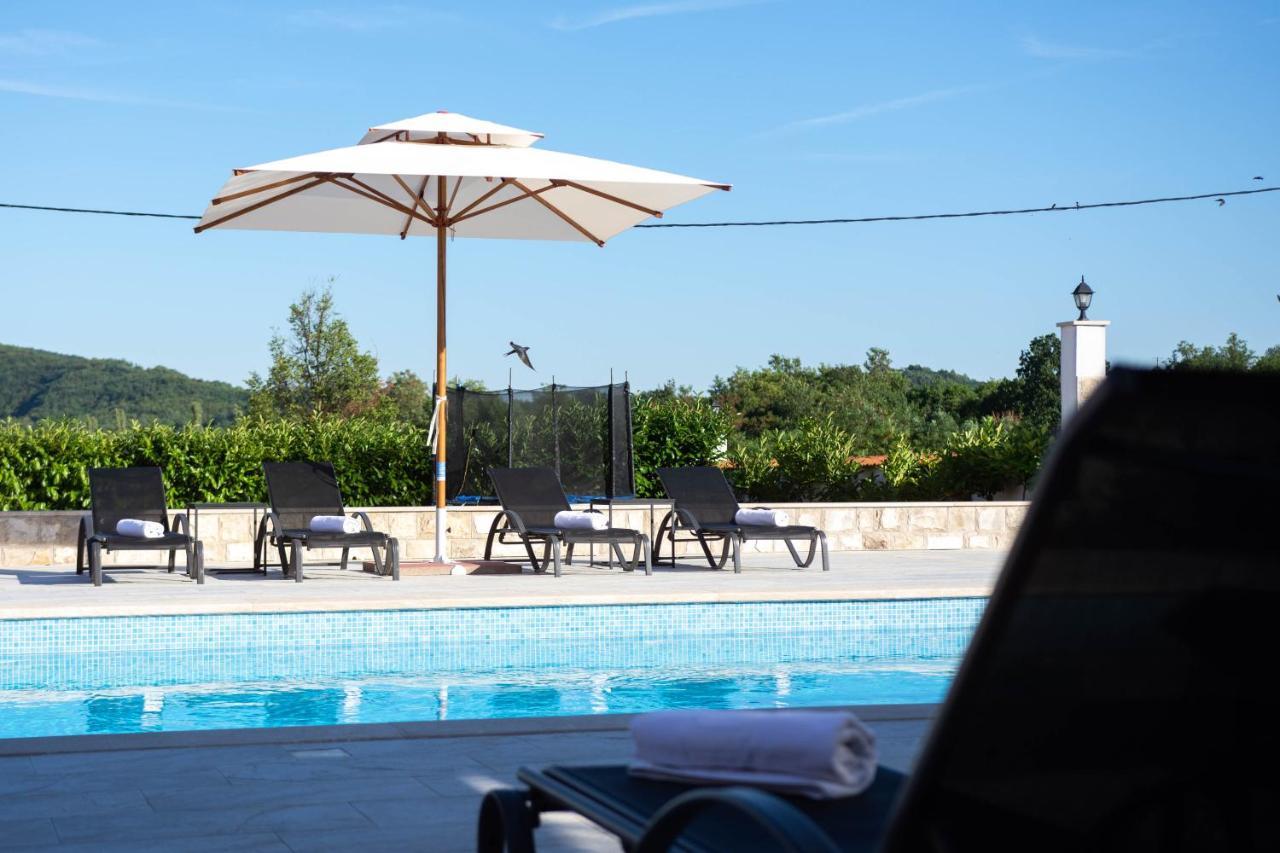 Vacation Villa Matic With 7 Bedrooms Sinj Eksteriør billede