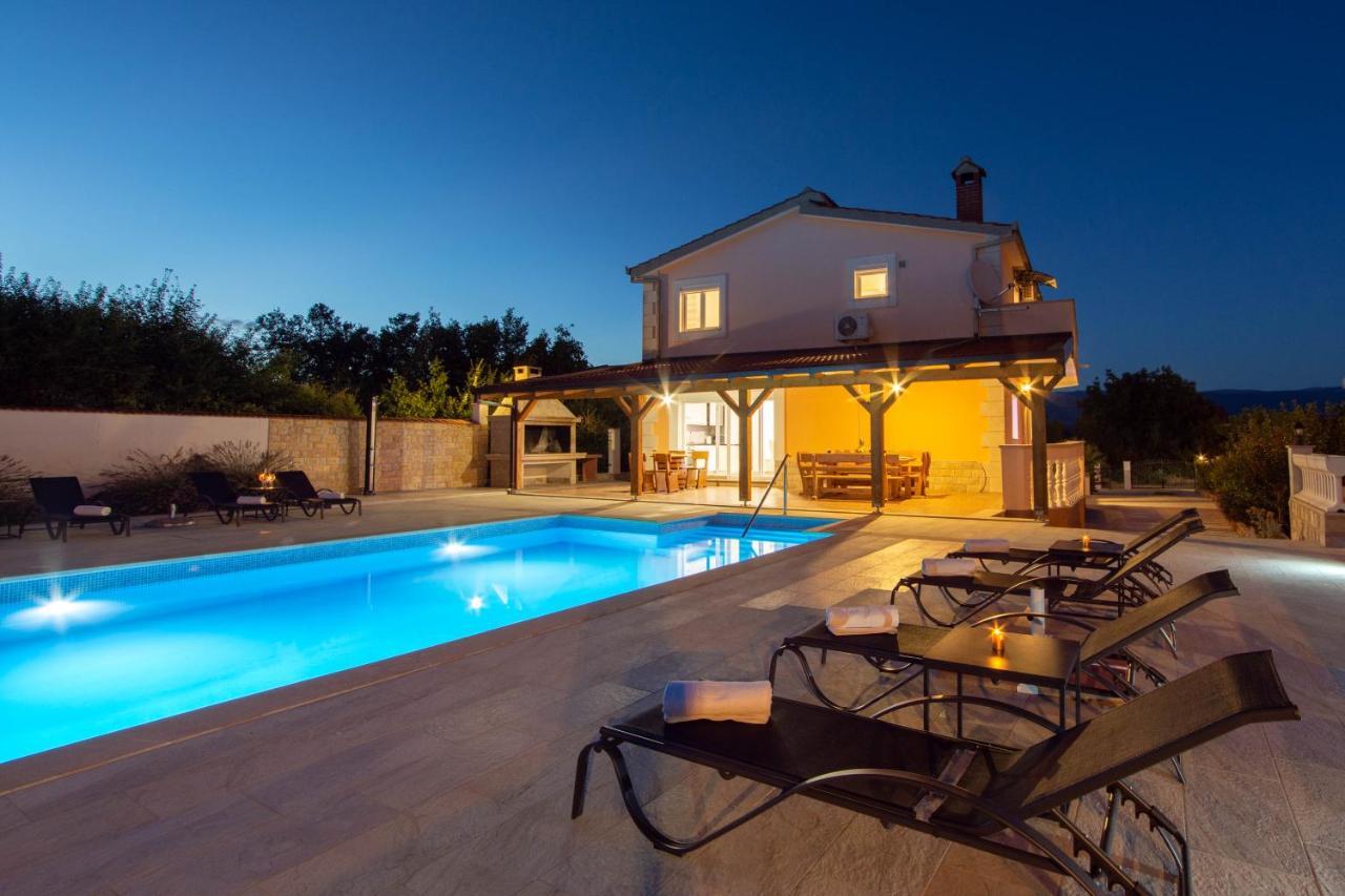 Vacation Villa Matic With 7 Bedrooms Sinj Eksteriør billede